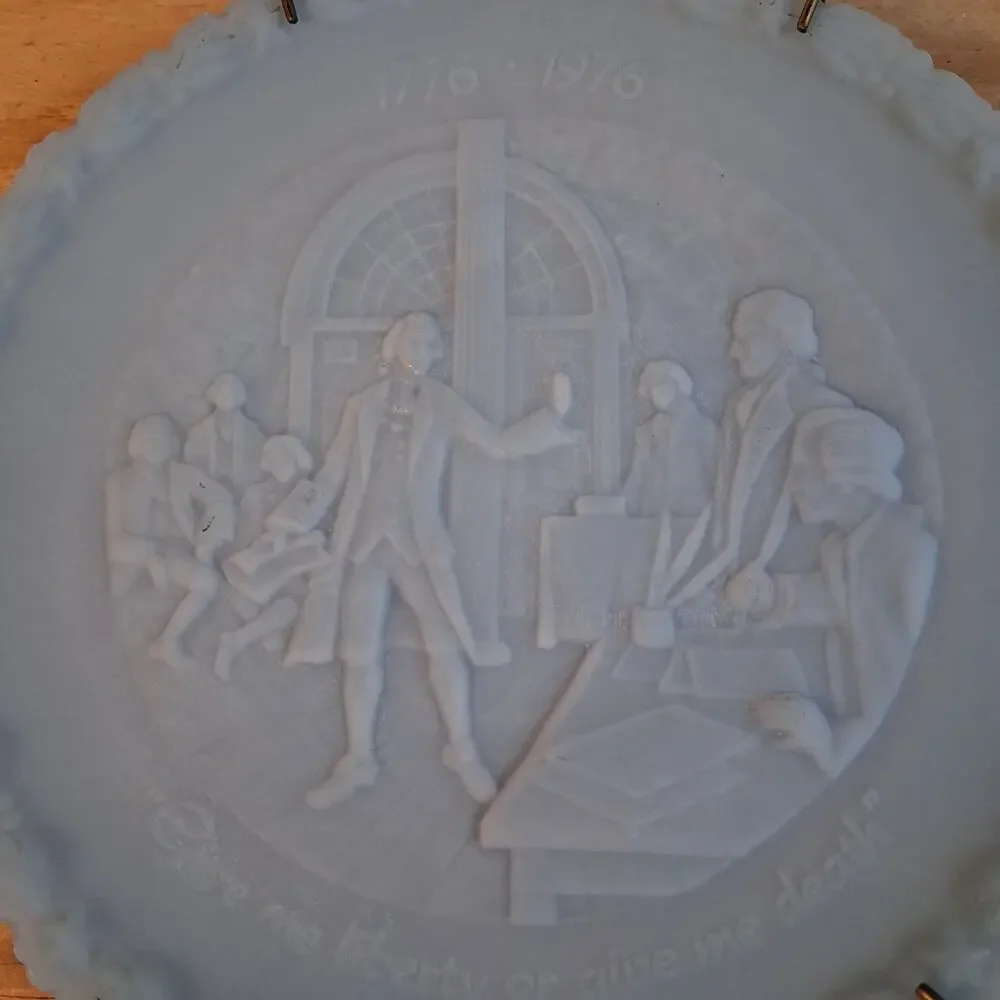 Fenton Vintage Give me Liberty 1776-1976 Bicentennial Powder Blue Glass Plate